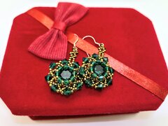 Cercei handmade verzi cu cristale Preciosa, Swarovski eleganti, unicat