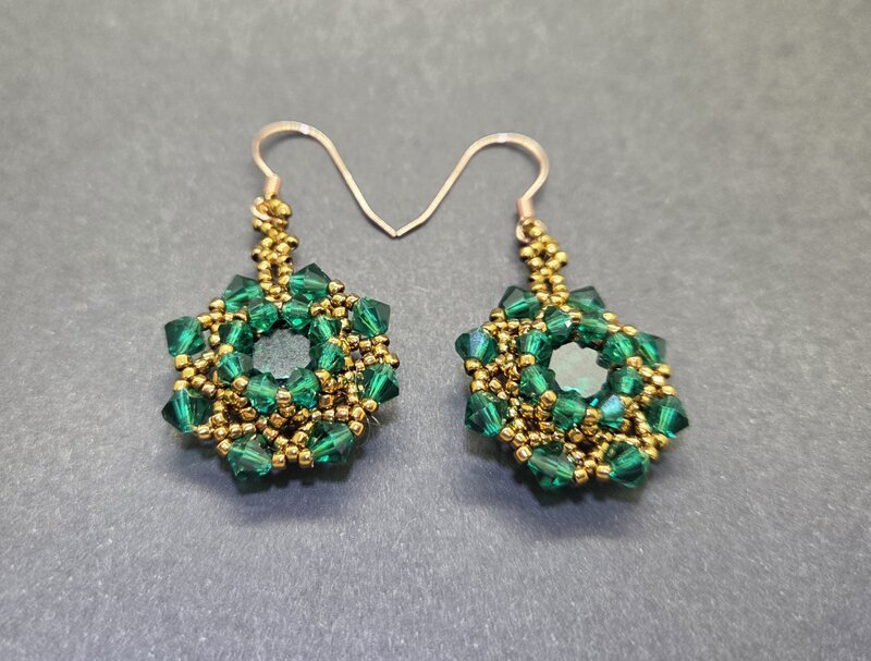 Cercei handmade verzi cu cristale Preciosa, Swarovski eleganti, unicat