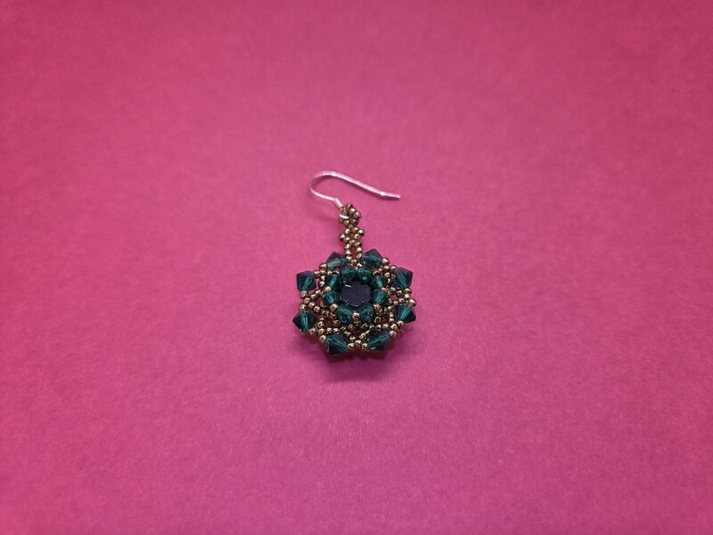 Cercei handmade verzi cu cristale Preciosa, Swarovski eleganti, unicat